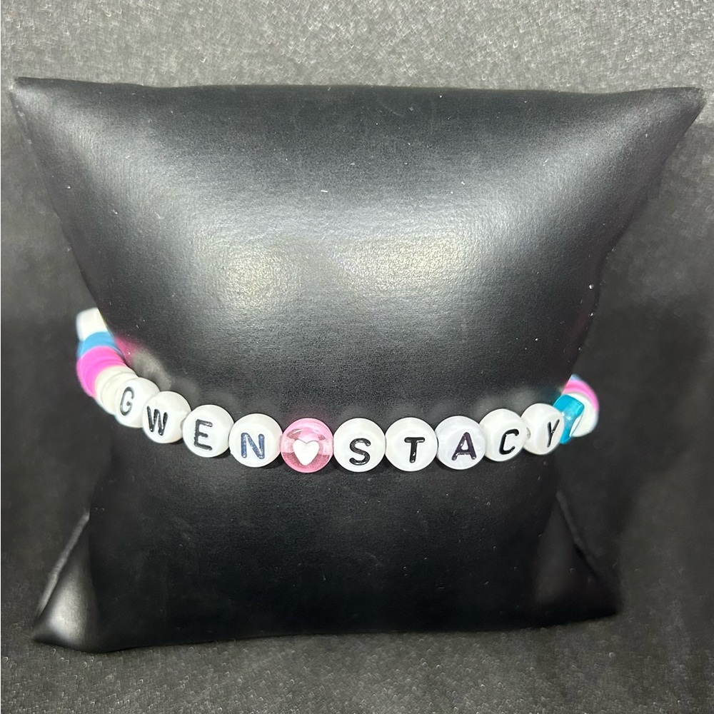 Gwen Stacy (Superheroes) Heishi Bracelet